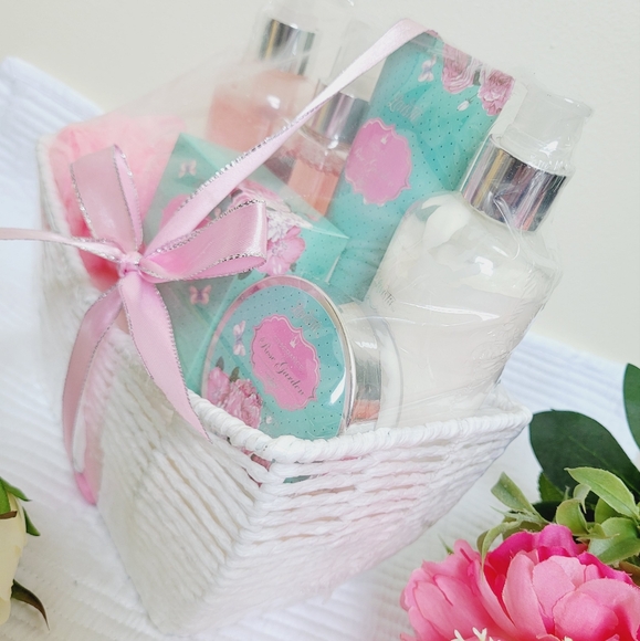 Aromatherapy Bath Body 7 Piece Gift Set - Picture 5 of 6